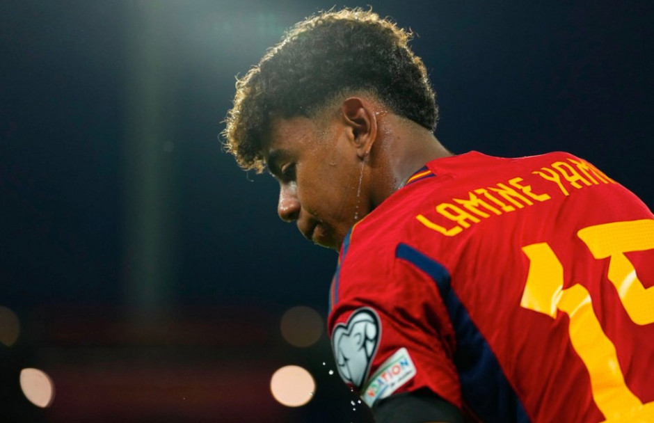 鲁埃达送出助攻 斯韦德贝里头球破门