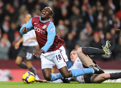 公测前1天，《鸣潮》全球多地登顶